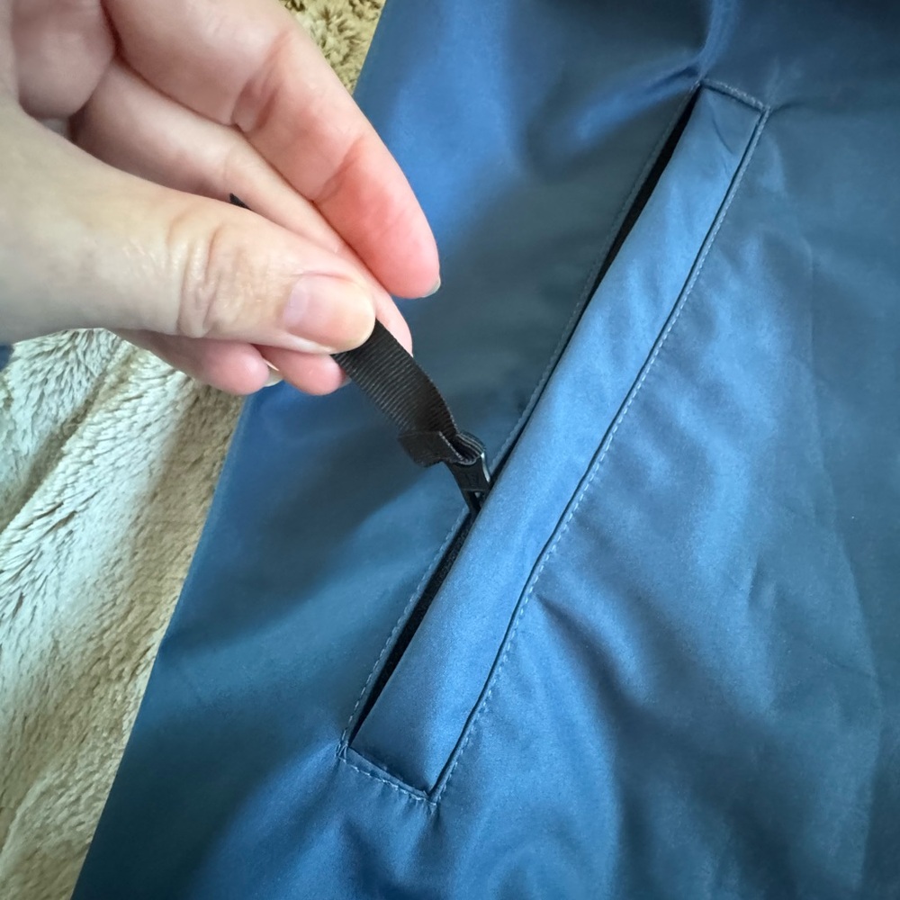 American Eagle Performance Rain Jacket Size M Lik… - image 6